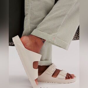 Birkenstock Arizona EVA slide sandal in the color Eggshell 37